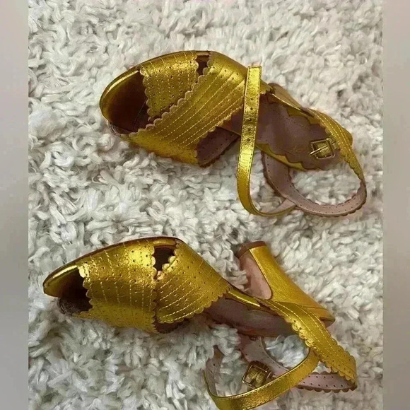 Miss L Fire Beatriz Gold Peep Toe Heels - Women’s - Picture 5 of 15